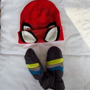 Spider-Man red winter knit hat and gray Thinsulate snow mittens boys 4-7